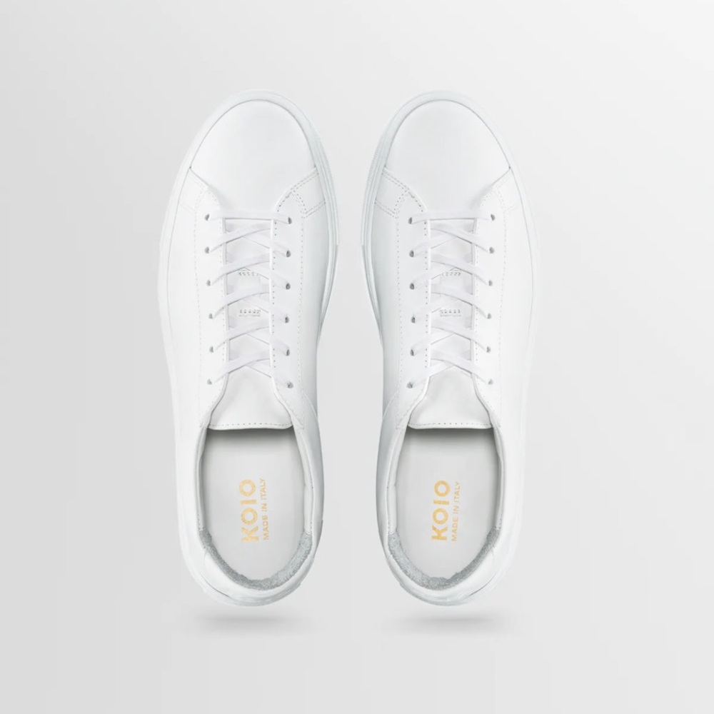 MEN'S Koio Capri low top sneakers in Triple White. Size 42/9 US.